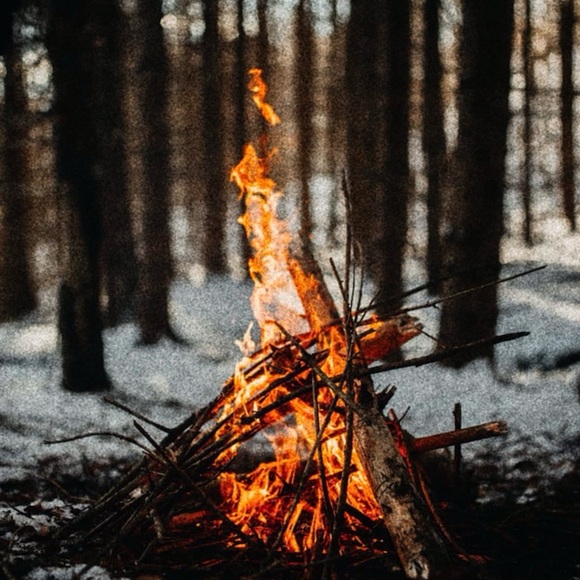 The Lovers Tarot Enamel Pin - Frog and Toad - Picture 2 of 4